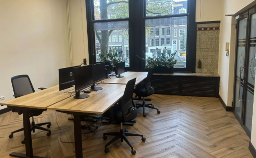 Afbeelding van onze werkplekken in Amsterdam.